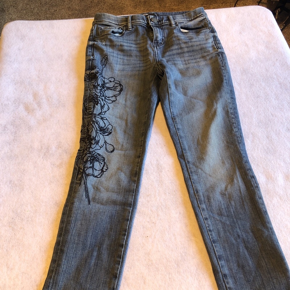 Vera Wang‎ Skinny Jeans Size 2 Embroidered Flowers 27" Inseam 28" Waist Stretchy